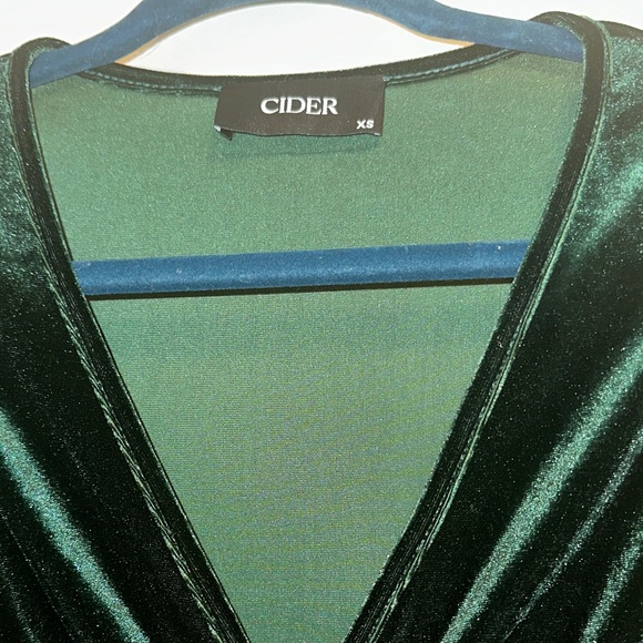 Cider Brand Green Velvet V-Neck Button Dress sz S Like New, Goth Gothic Style - Picture 3 of 5
